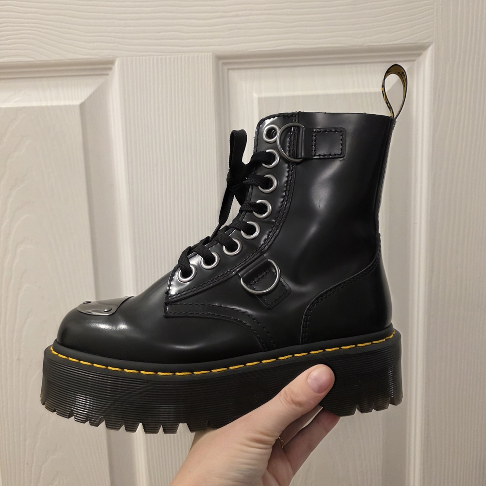 Dr. Martens Women's Black Leather Jadon Toe Gaurd Platform Lace Up Boots Size 7 - Picture 8 of 11